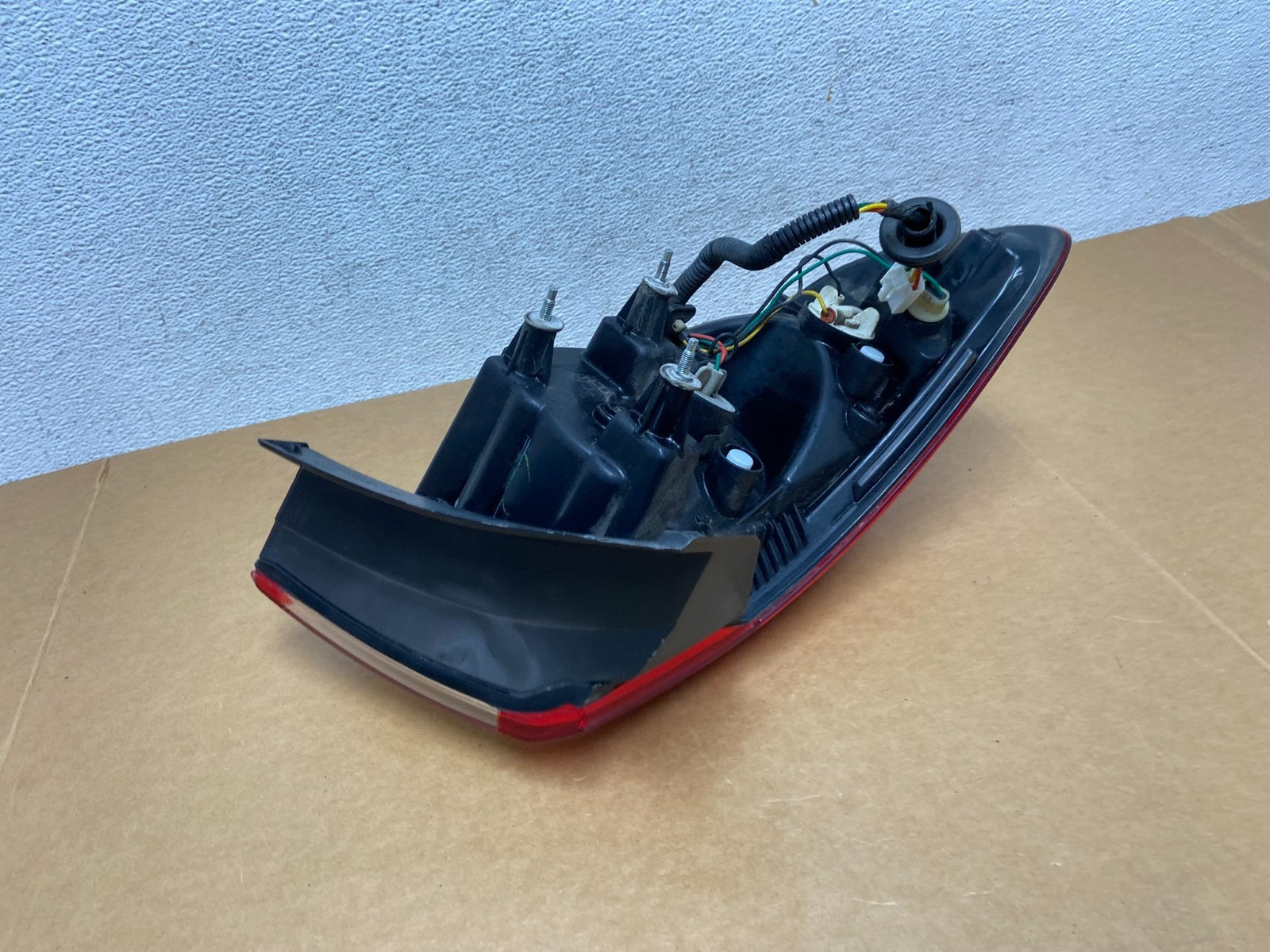 2010 to 2012 Hyundai Santa Fe Right Passenger RH Tail Light AD8877 DW5