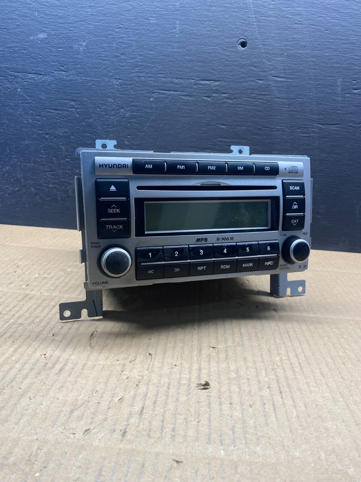 2007 to 2009 Hyundai Santa Fe AM/FM Radio CD Player AD1532 DG0