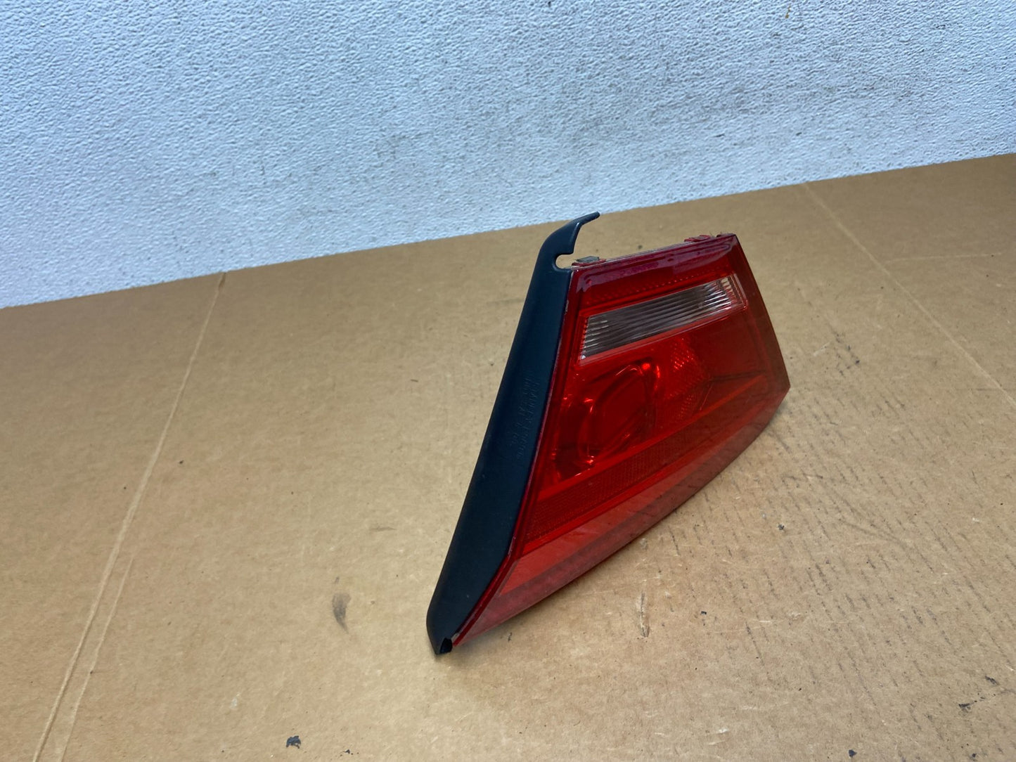 2012 to 2015 Volkswagen Passat Right Passenger Tail light inner AD9050 DW2