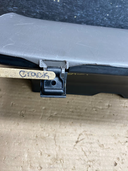 2001-2006 Toyota Sequoia Front Right Passenger Storage Glove Box AG8459 DG7