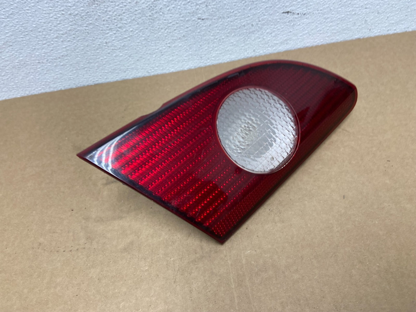 2001 2002 Toyota Corolla Left Driver LH Side Inner Tail light OEM AB9939 DW2