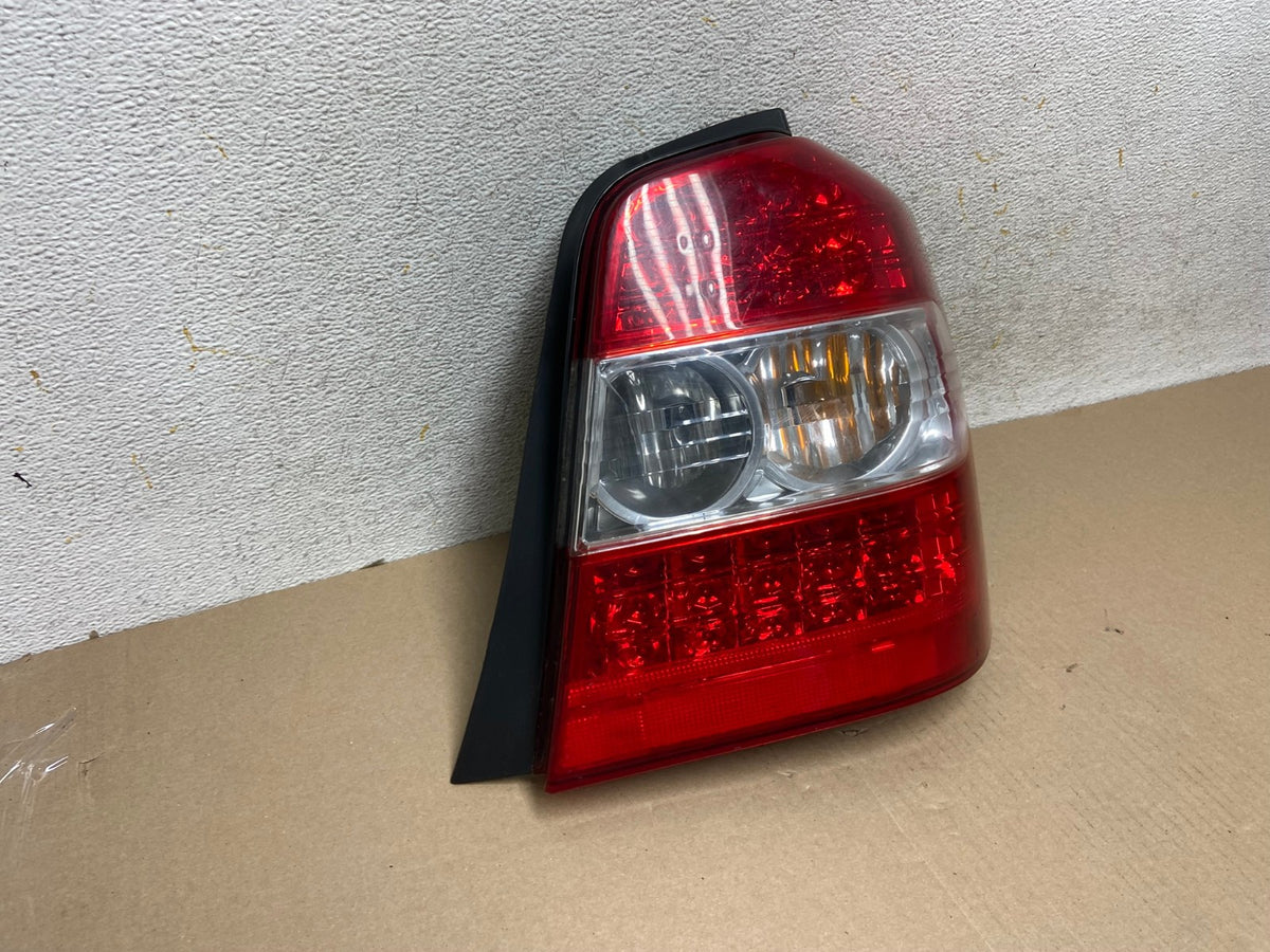 2006-2007 Toyota Highlander Hybrid Right Passenger Side Tail Light AH6668 LK1