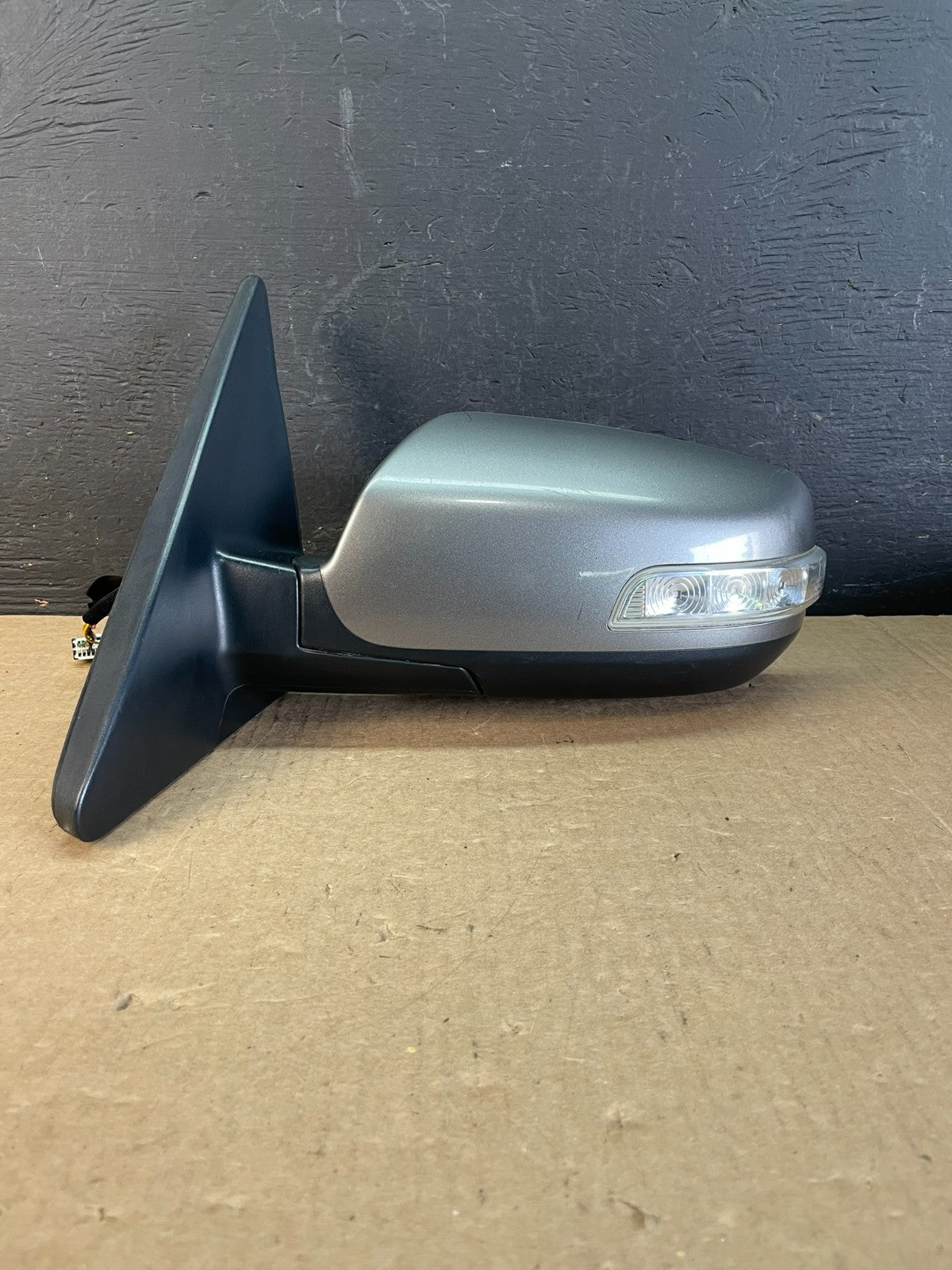 2011 - 2015 Kia Sorento Left Driver Lh Side Door Mirror Turn Signal AD03350