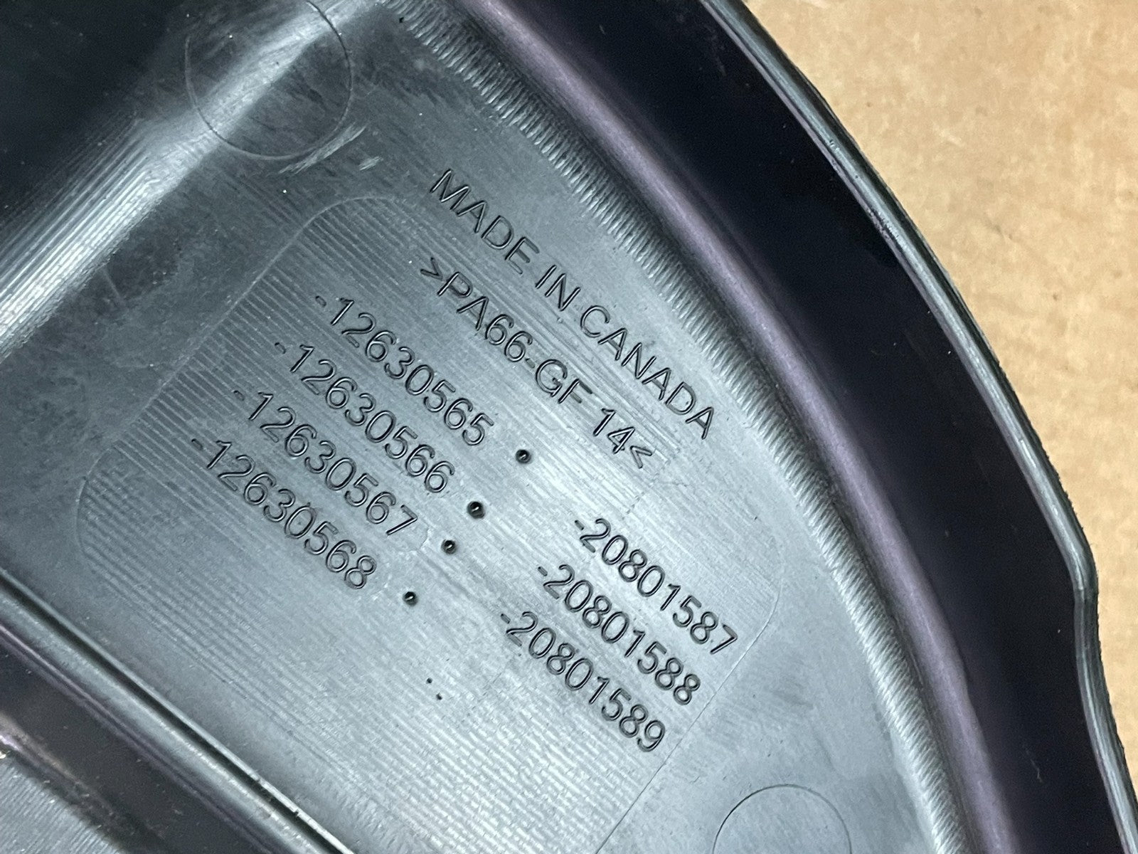 2010 to 2012 Cadillac SRX 3.6L Plastic Engine Cover Shield OEM Z6024 DG8