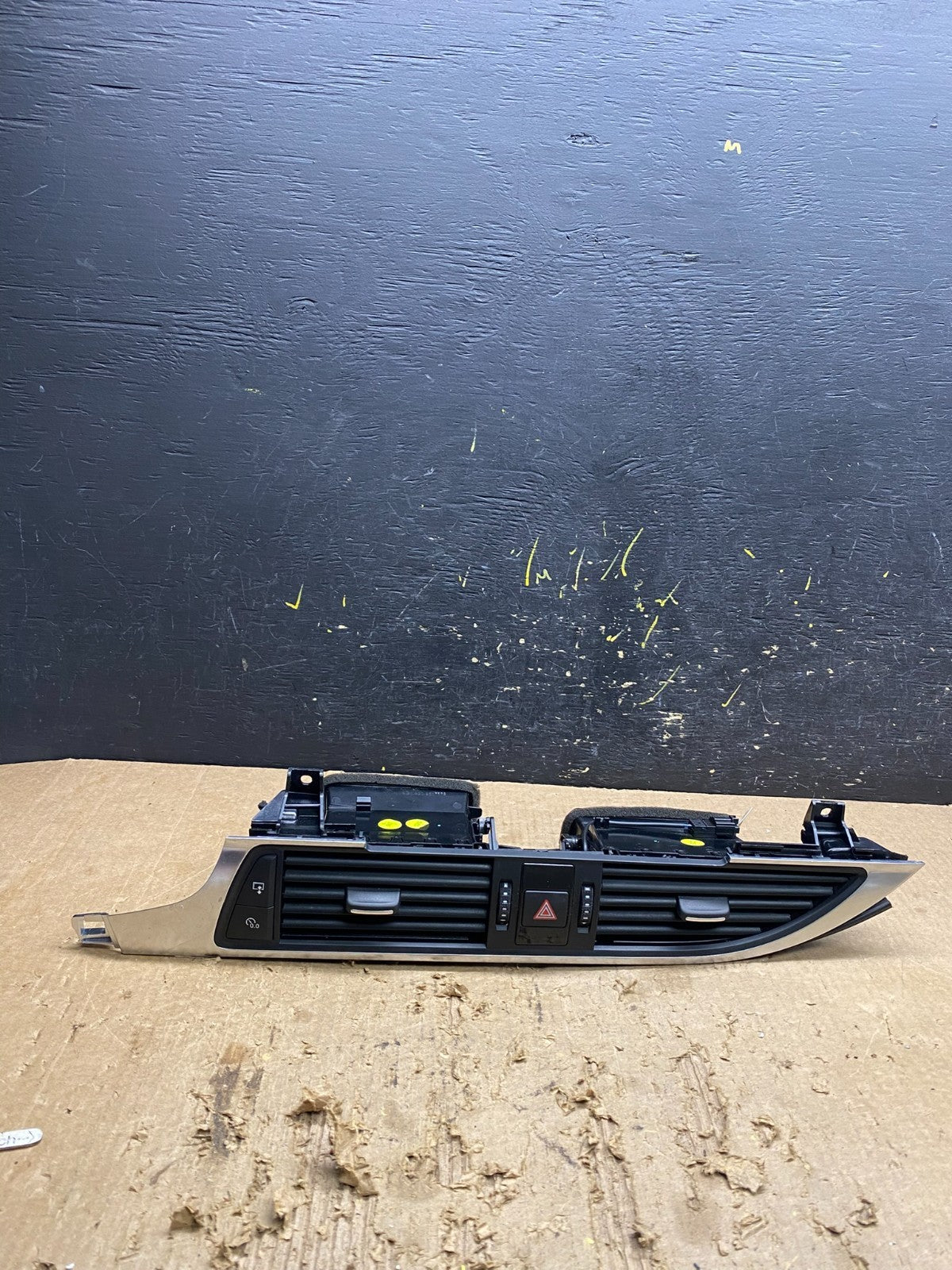 2012 to 2017 Audi A6 A7 Center Dashboard Air Vent OEM Z9738 DG0