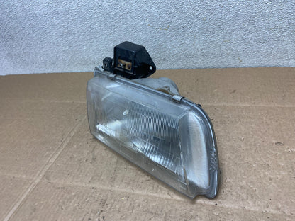 1996 to 1998 Mazda MPV Right Passenger RH Headlight OEM Y8829 DW1