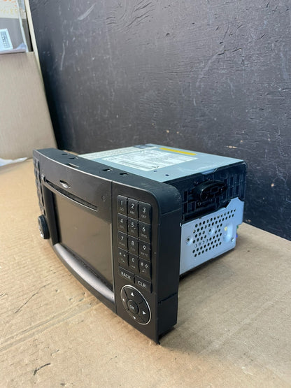 2009-2012 Mercedes X164 GL550 ML500 Radio Navigation Screen Display AC4880 DG2