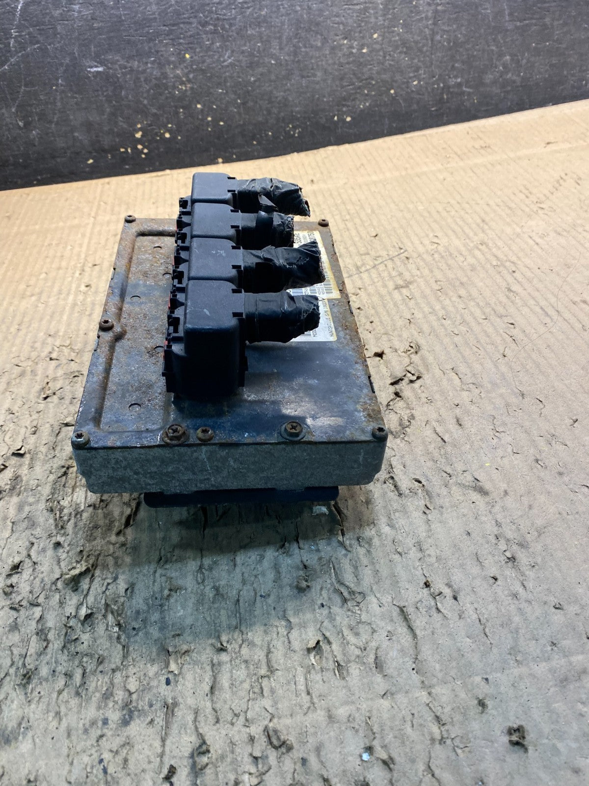 2005 Dodge Caravan Town & Country 3.3L Engine Computer P04748535AE Y1183 DG1