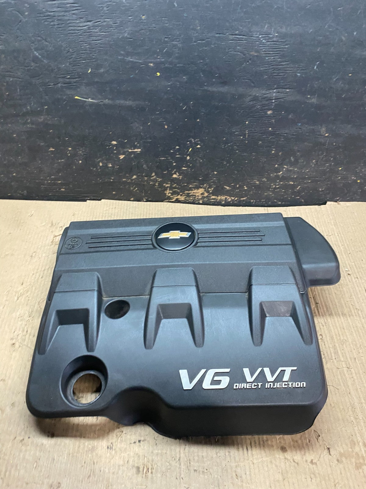 2010 to 2012 Chevrolet Equinox V6 VVT Plastic Engine Cover Shield V4198 DG1