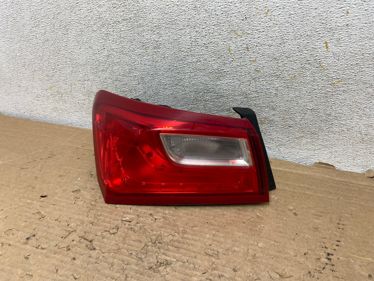 2016 - 2020 Chevrolet Malibu Left Driver LH Side Tail Light AH9289 LK2