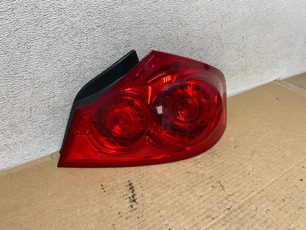 2007 to 2013 Infiniti G35 G37 Sedan Right Passenger Rh Tail Light AH8118 DW1