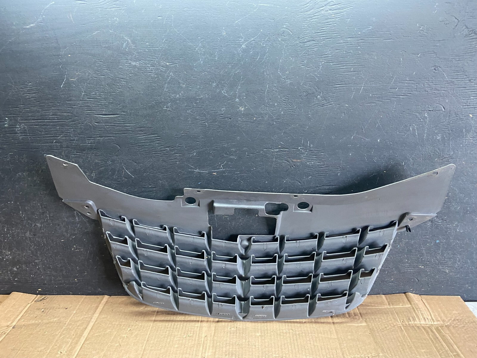 2007 to 2010 Chrysler Sebring Front Upper Grille Grill 0YW36TRMAB o1221 PS6