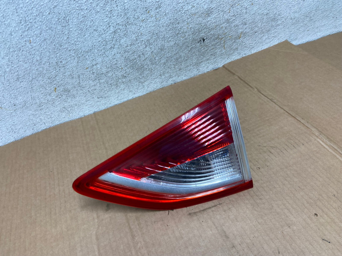 2013 to 2016 Ford Escape Right Passenger RH Side Inner Tail Light AI3774 LK2