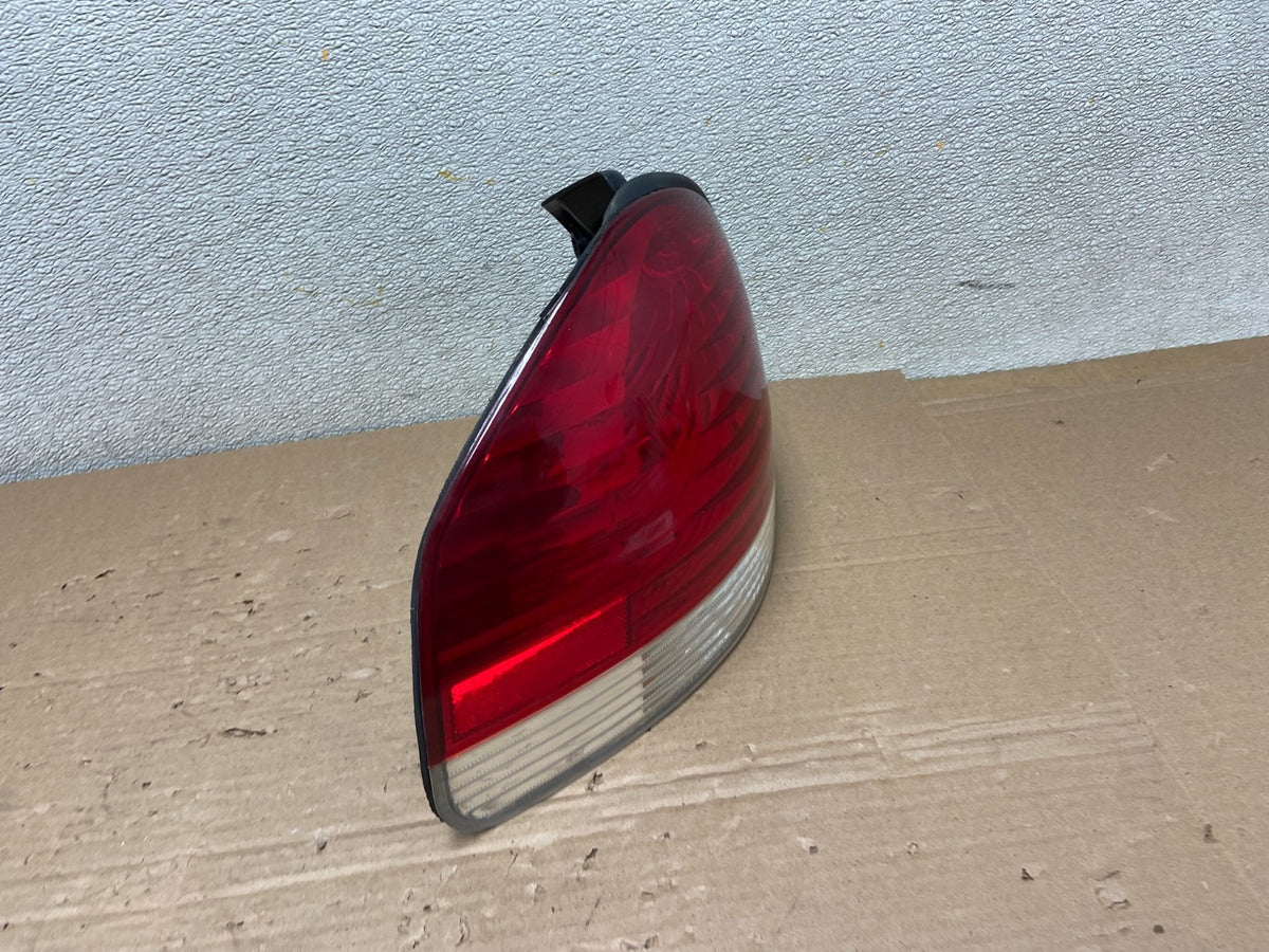 2005 to 2006 Hyundai Santa Fe Left Driver Side Tail Light AB1428 LK2