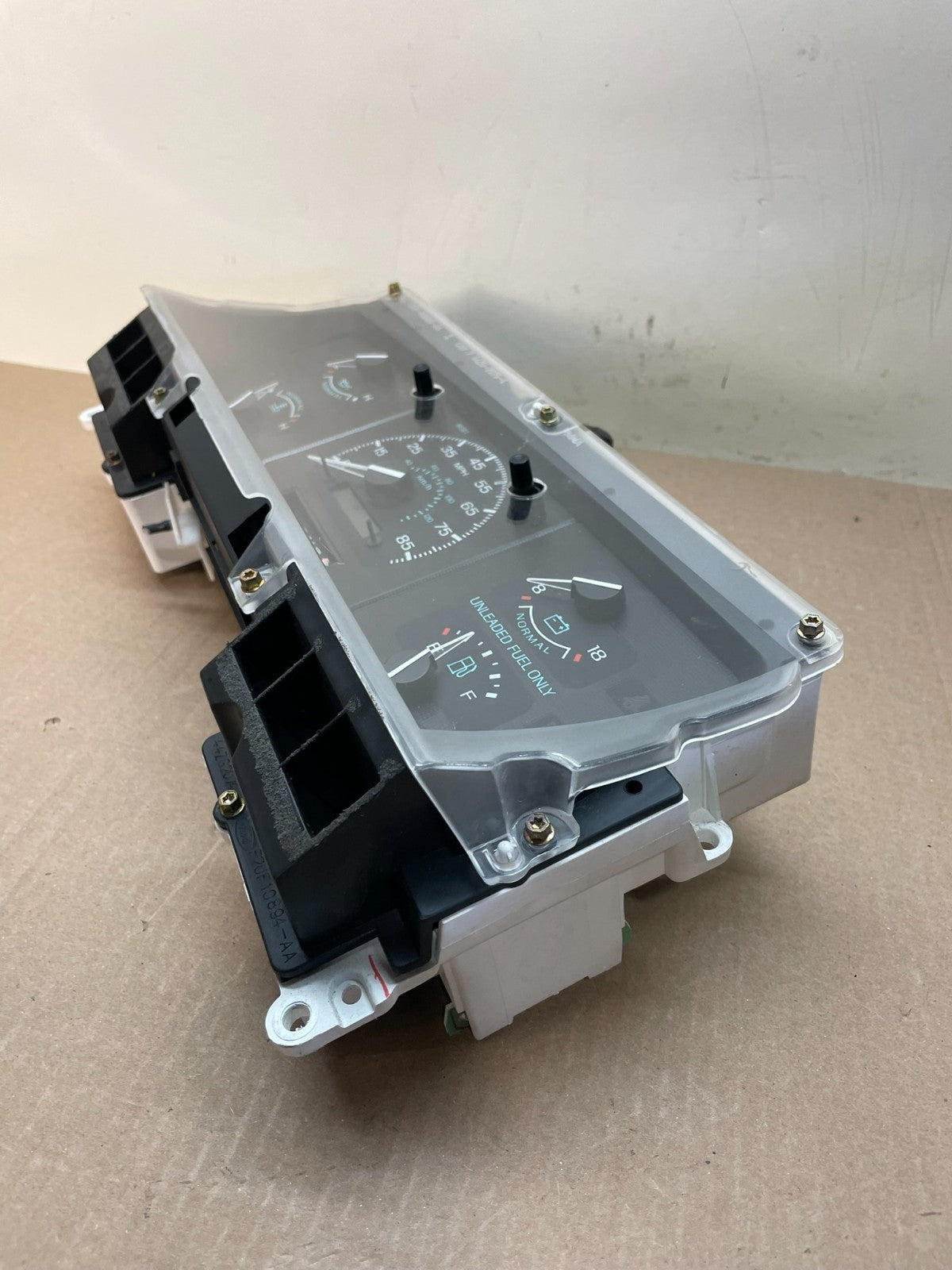 1992 to 1997 Ford F250 F350 Speedometer Cluster Gauge AJ0900 DW2