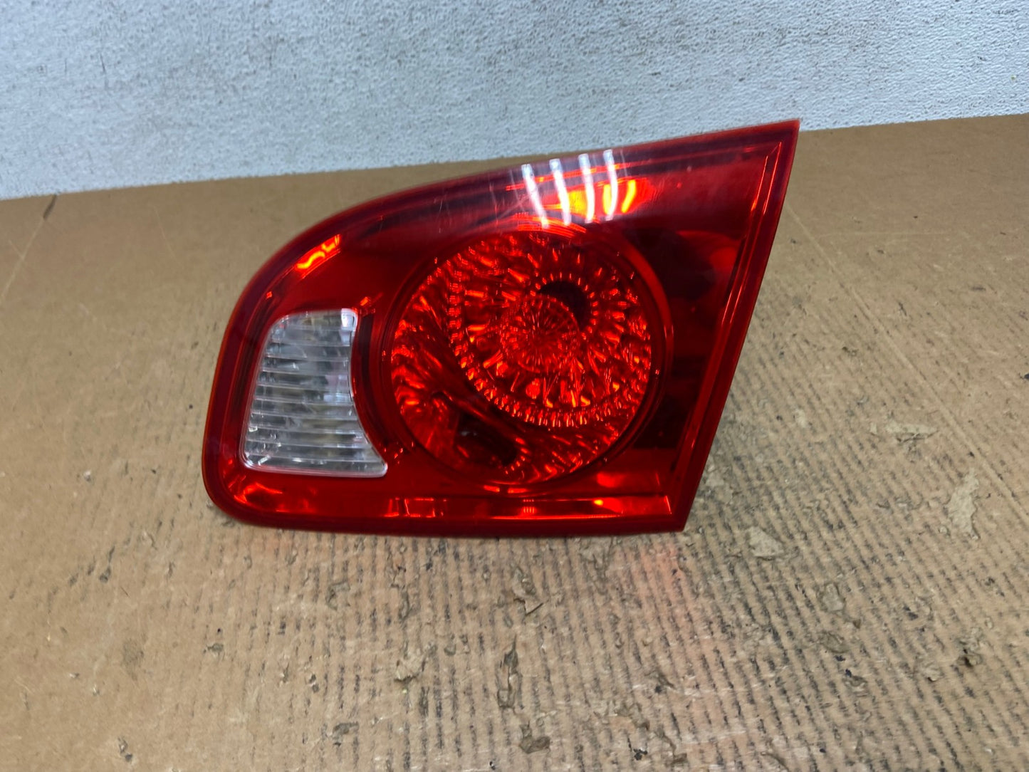 2007 2008 2009 Hyundai Santa Fe Right Passenger Tail Light Inner AE2773 LK0