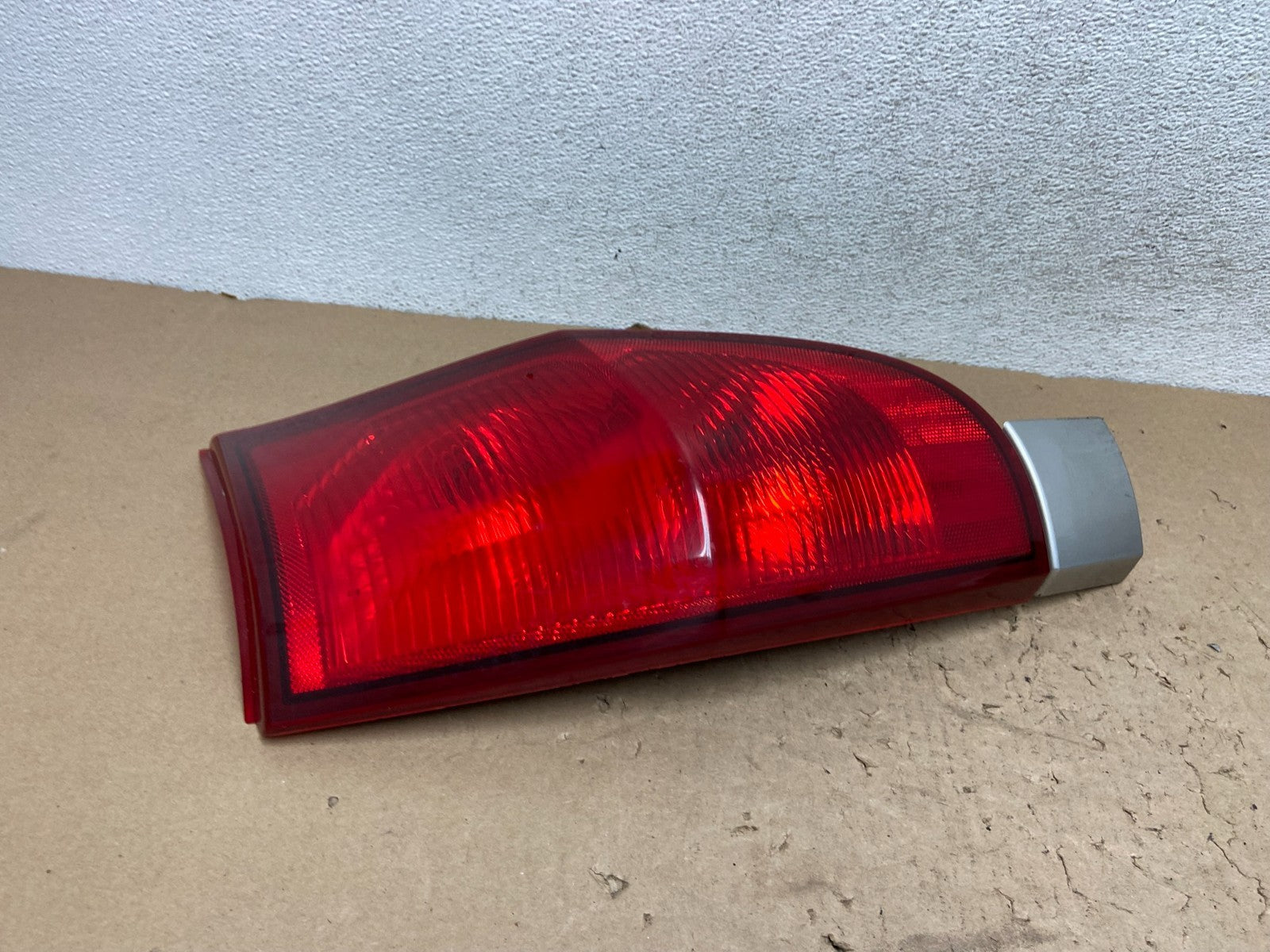 2002-2009 GMC Envoy XUV Right Passenger RH Side Tail Light AG4477 DW2