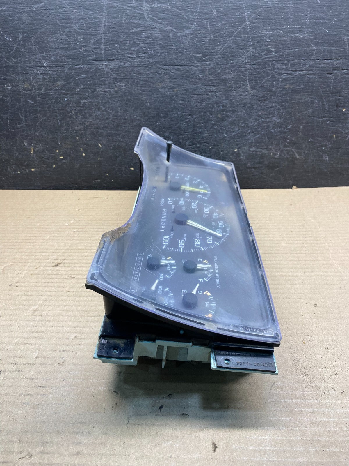 1995 to 1999 Chevrolet Silverado Suburban Cluster Gauge Speedometer AH9712 DG2