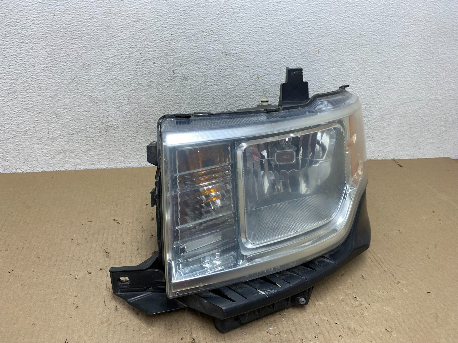 2009 to 2012 Ford Flex Left Driver LH Side Halogen Headlight AE9788 DW2