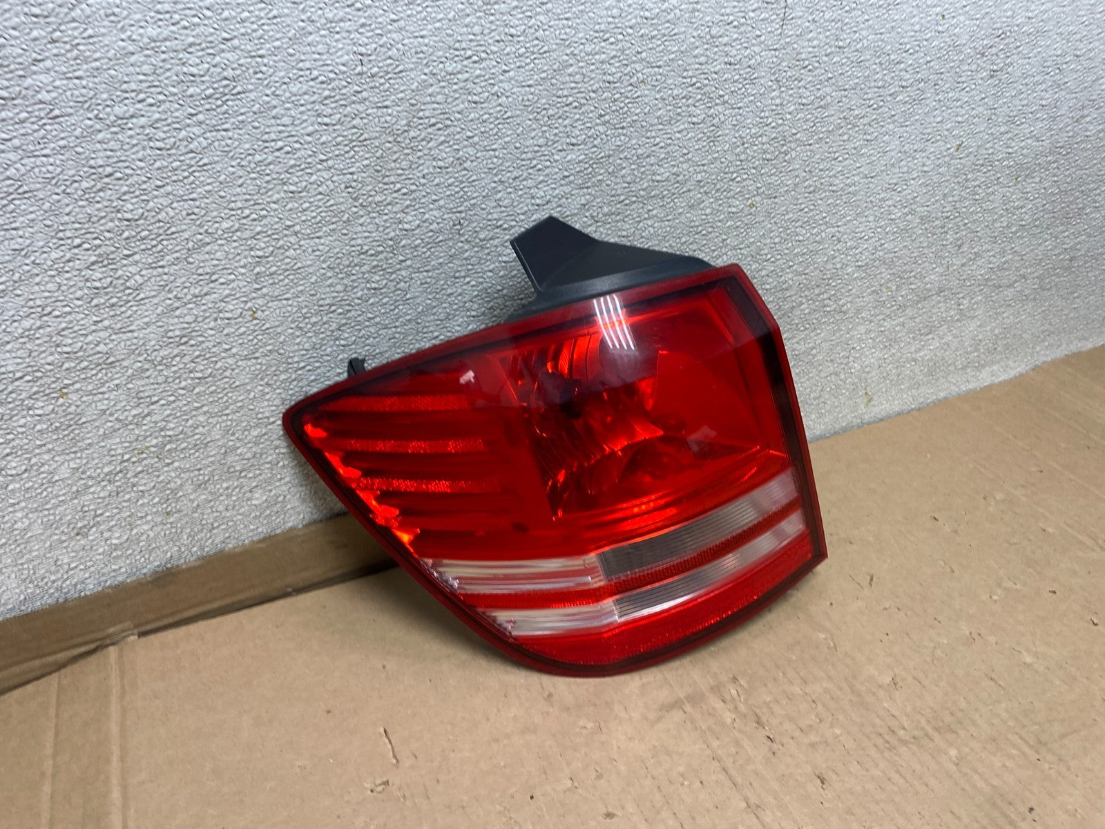 2009 2010 2011 Dodge Journey Left Driver Lh Tail Light Oem U7137 DW2