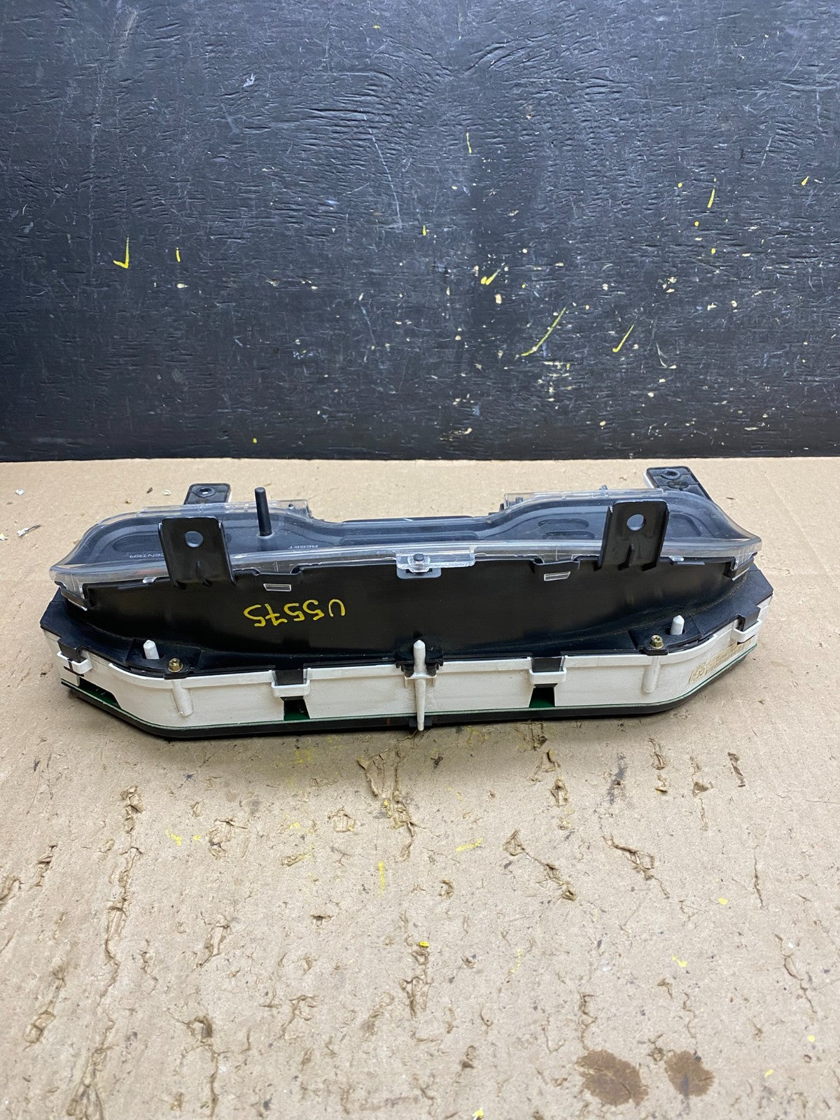 2004 to 2005 Ford Explorer Speedometer Cluster Gauge U5575 DG4