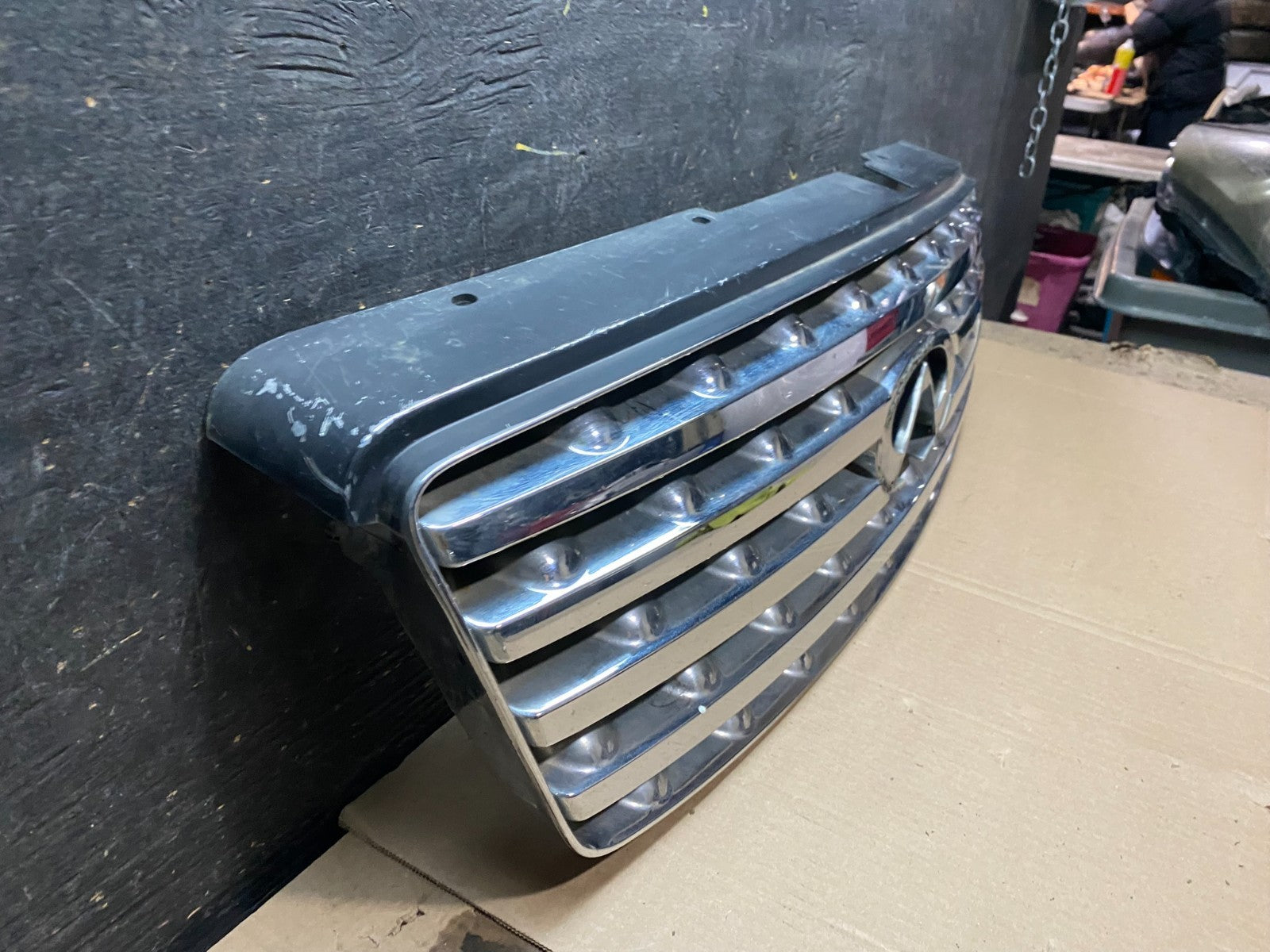 2006 2007 2008 Infiniti Fx35 Front Upper Grill Grille W/ Emblem OEM X3638 DG2
