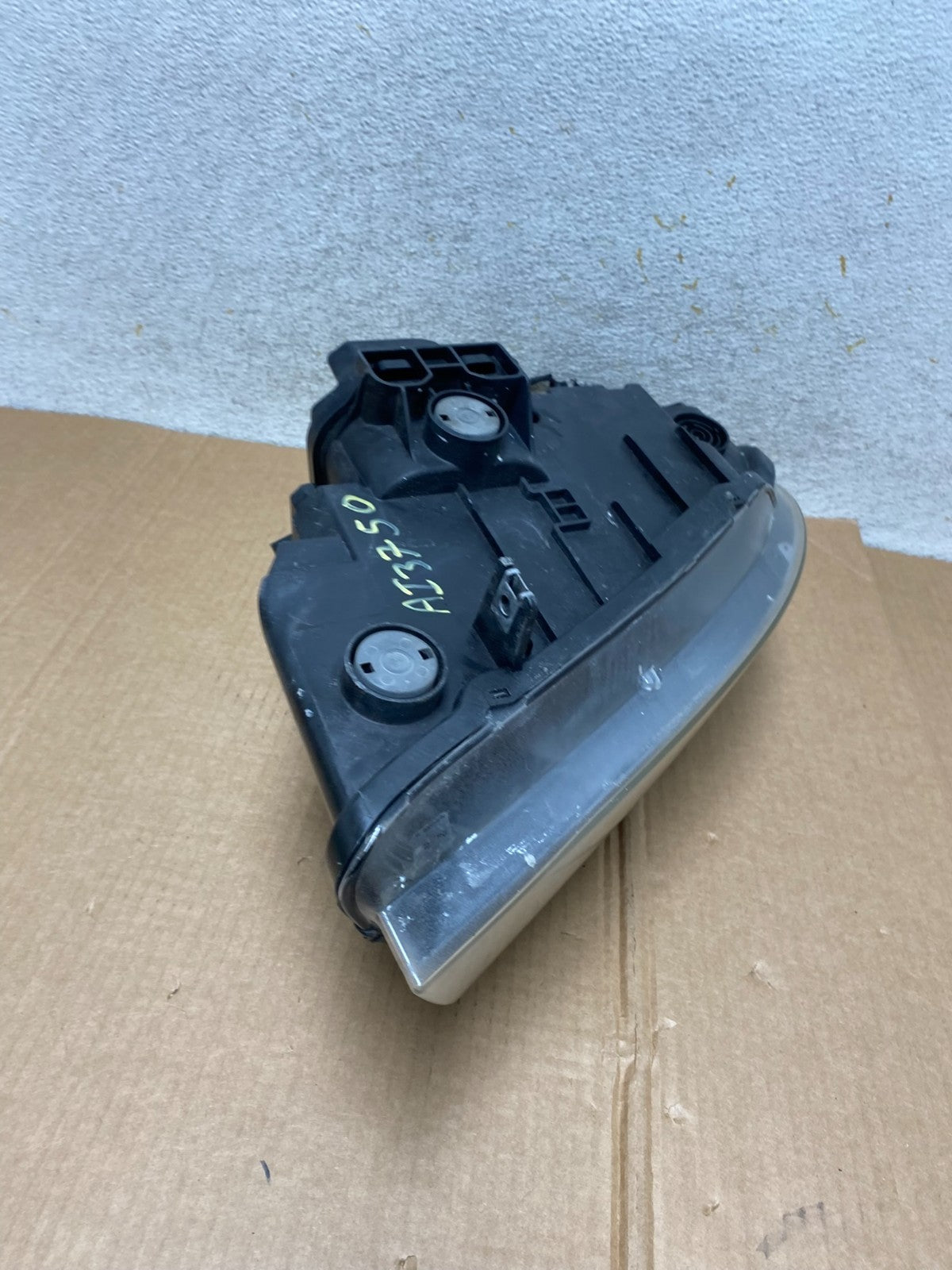 2009-2011 BMW 3 Series 328i 4/D Sedan Headlight Halogen Right Passenger AI37509