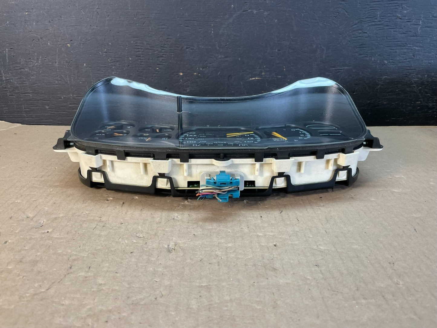 2002 GMC Yukon Speedometer Cluster Gauge AE3351 DG6