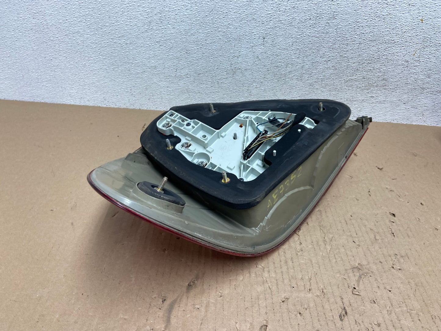 No Led 2003-2006 Mercedes E Class Sedan Right Passenger Tail Light AE7352 LK6