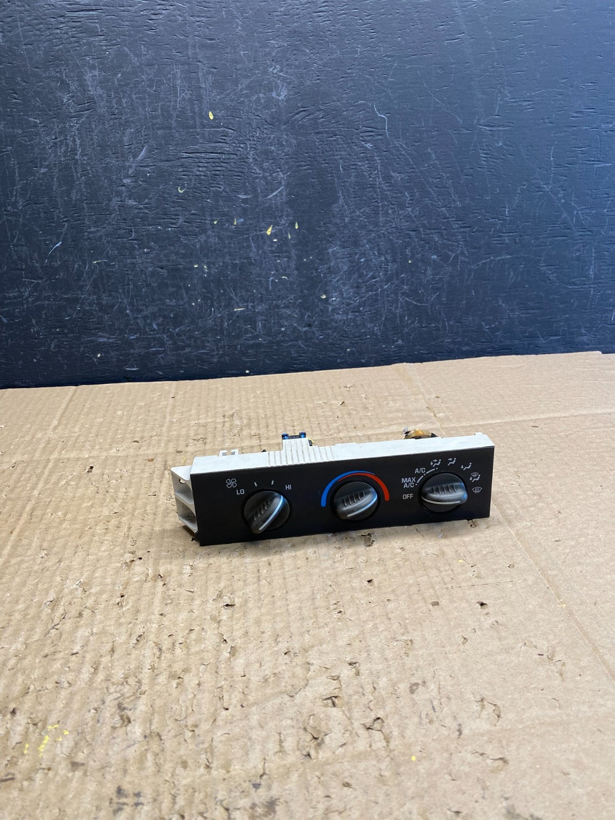 2001 - 2007 GMC Chevrolet Express 1500 Climate Control A/C AD1896 DG0