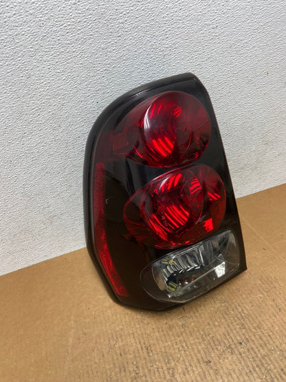2002 to 2009 Chevrolet Trailblazer Left Driver LH Side Tail Light AE1328 LK2