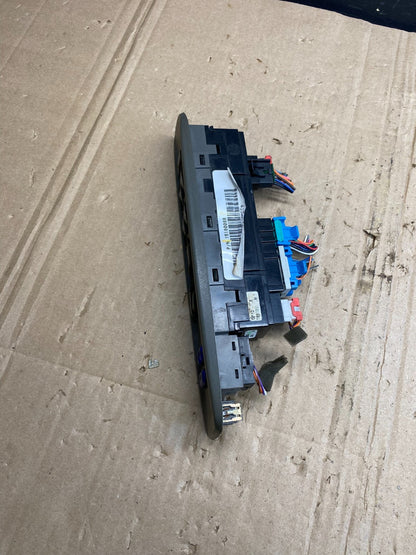 2002 - 2005 GMC Envoy Master Power Door Lock Window Switch Heat Seat AB8956 DG1