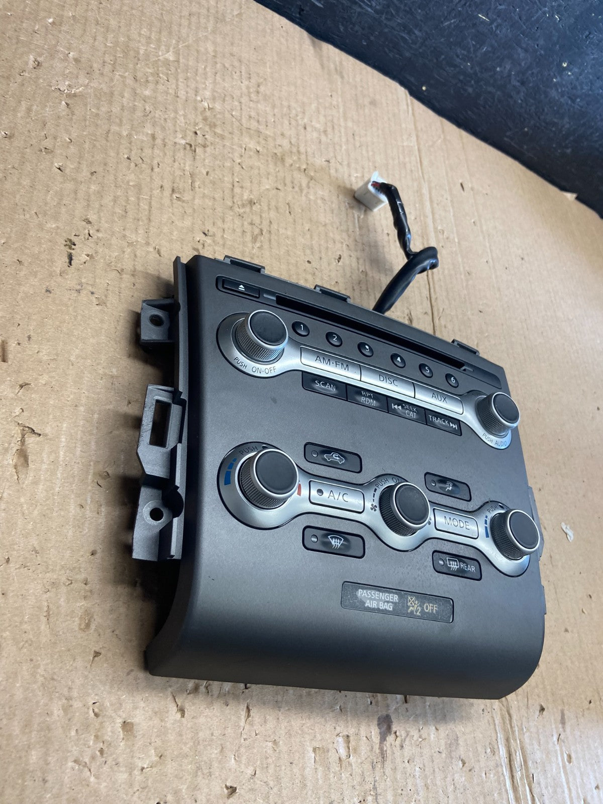 2011 - 2014 Nissan Murano AM FM Radio CD Climate Control Panel ae3930 DG2