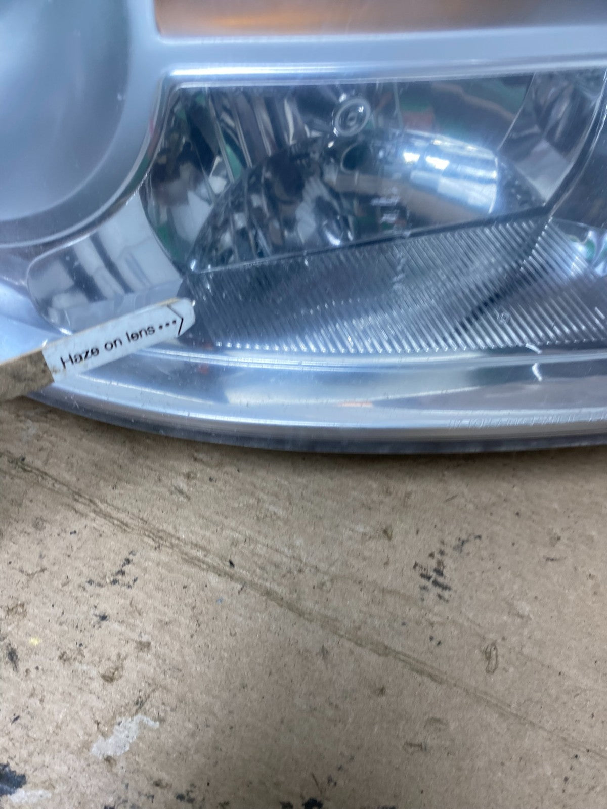 2007 to 2012 Hyundai Veracruz Right Passenger RH Headlight Halogen AF5146 DW4