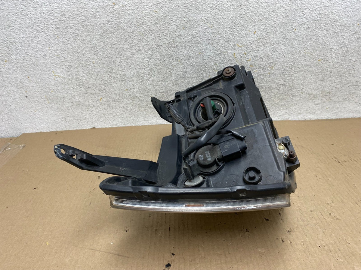 2006 to 2009 Pontiac Torrent Left Driver LH Side Halogen Headlight AH5840 DW7