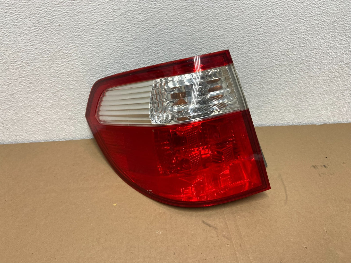 2005 2006 2007 Honda Odyssey Left Driver LH Side Tail Light Oem AB6313 DW0