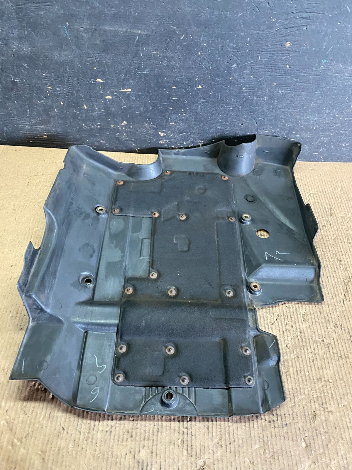 1997 to 2001 Infiniti Q45 Engine Motor Cover OEM  P5835 DG4