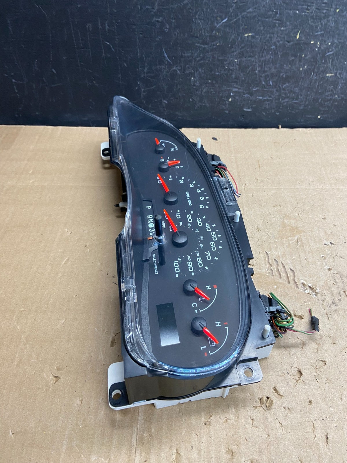 2005 Ford E150 E250 E350 Gauge Speedometer Cluster AE1785 DG2