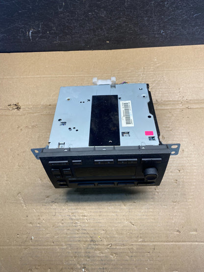 2006 - 2011 Lincoln Town Car AM/FM Radio CD Player AD6561 DG4