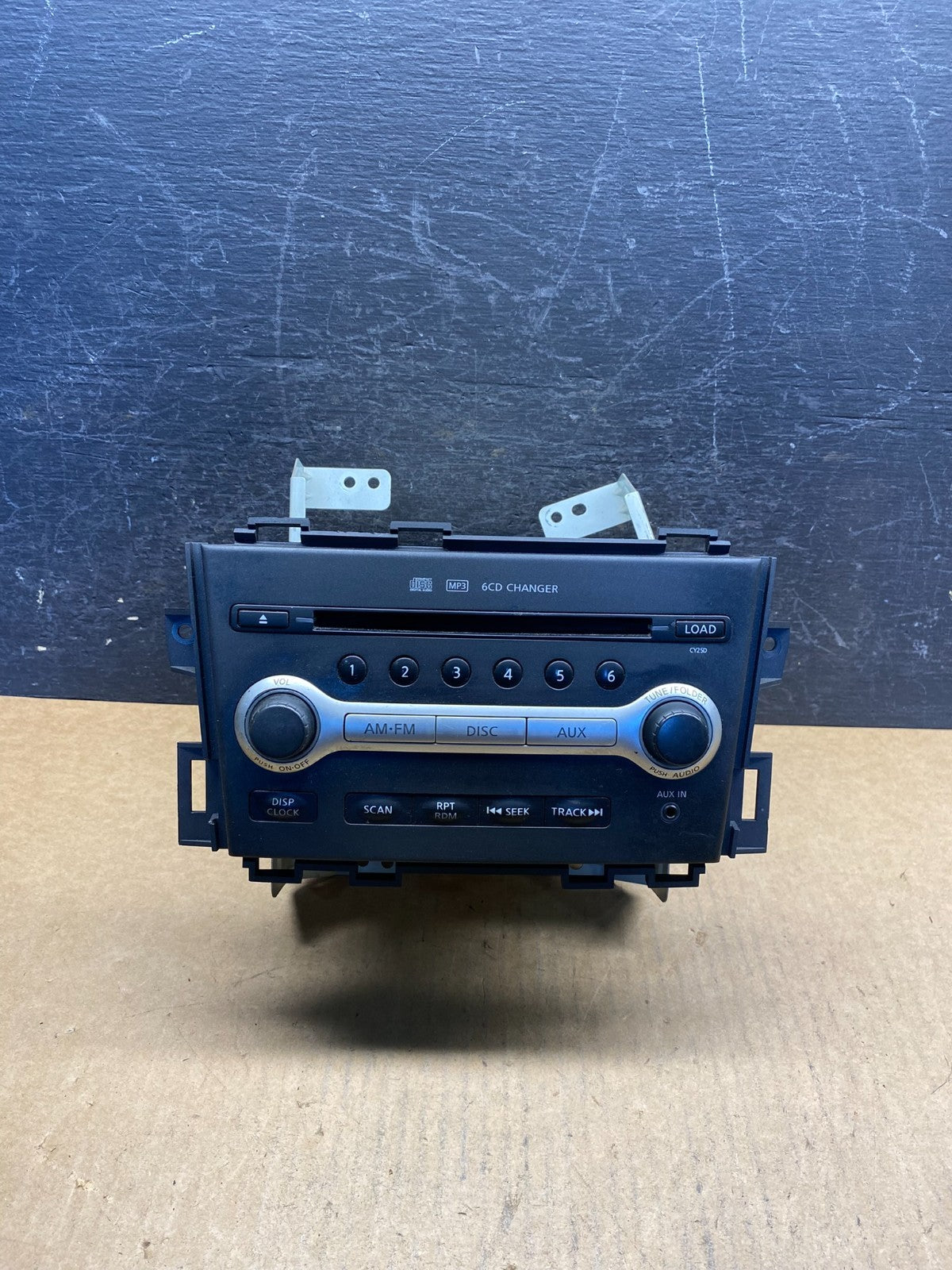 2009-2010 Nissan Murano AM FM Radio 6 CD Control Panel AH5046 DG0