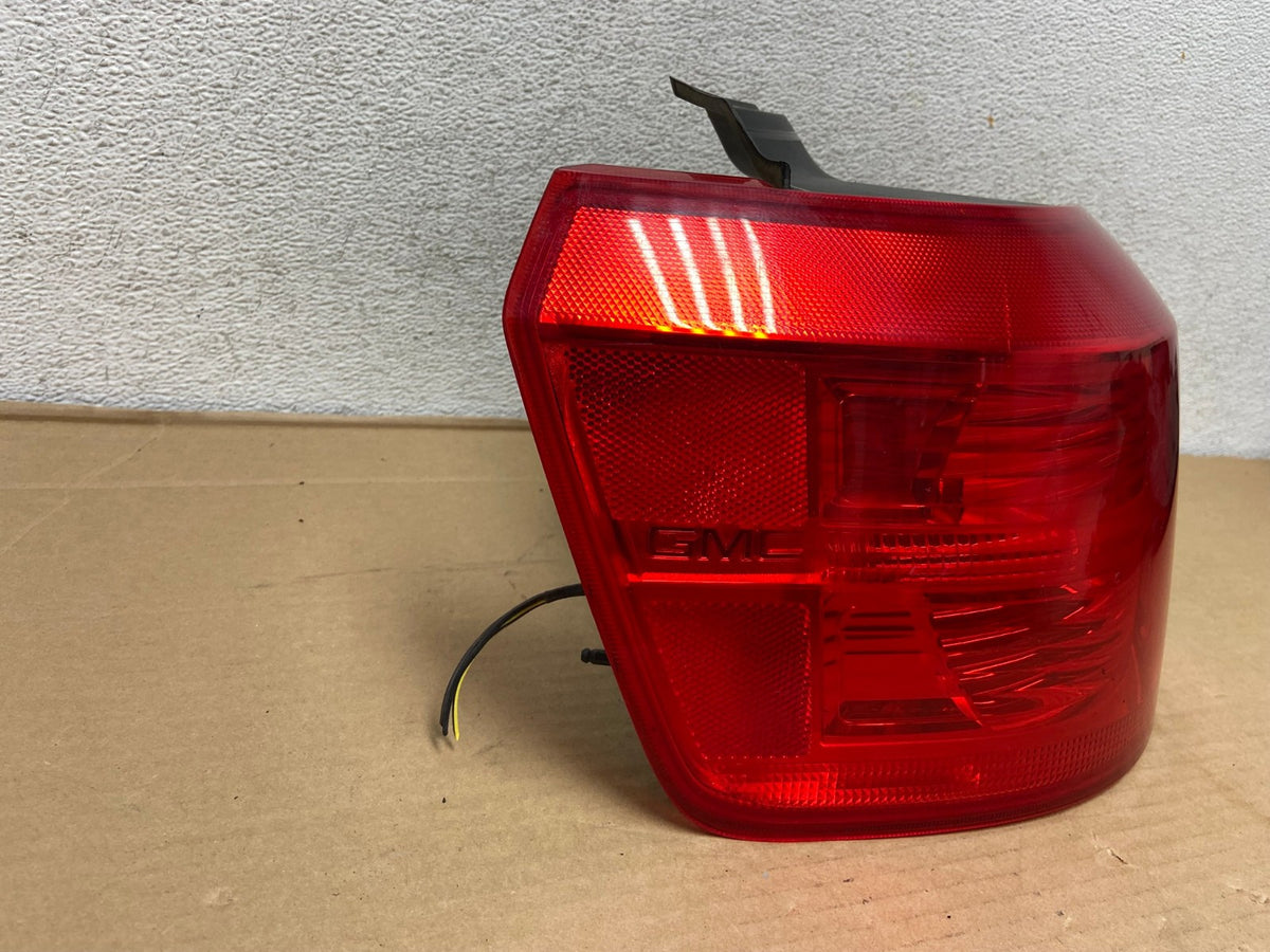 2010 to 2017 GMC Terrain Halogen Tail Light Left Driver Lh Side AG9166 LK1