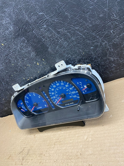 2001 2003 Toyota Sienna Speedometer Cluster Gauge ah3845 DG4