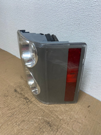2006 - 2009 Land Rover Range Rover Right Passenger RH Tail Light Oem AB8399 LK1