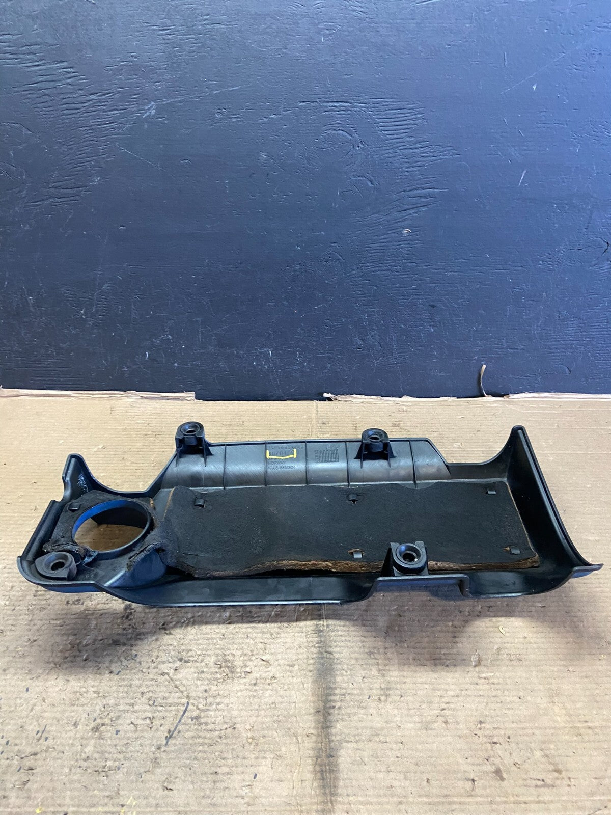 2003 to 2006 Volvo XC90 2.9L Upper Top Engine Motor Dust Cover E8333 DG13