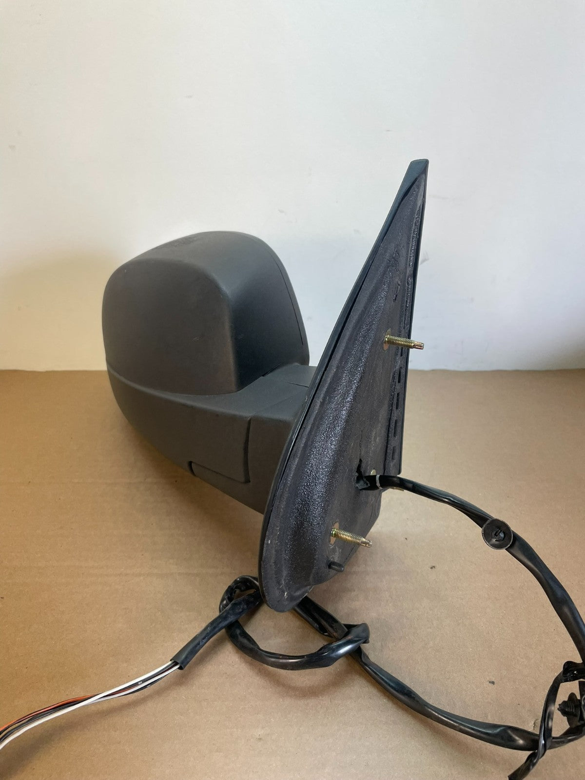 2007 - 2013 Chevrolet Silverado Sierra Right Passenger Side Mirror AF5627 DG1