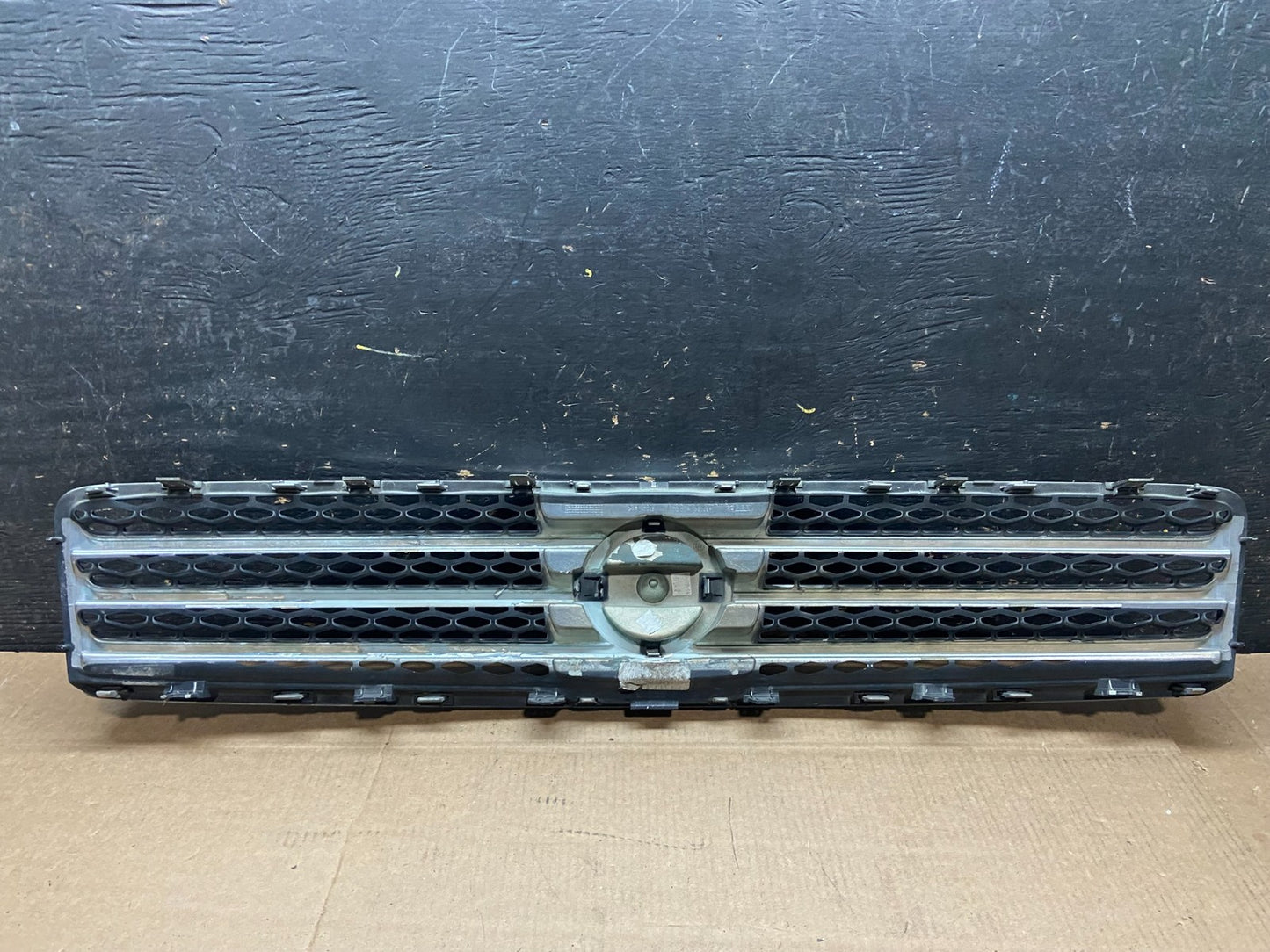 2009 to 2011 Nissan Maxima Front Upper Grill Grille 62070-9N00A Y9424 DG4