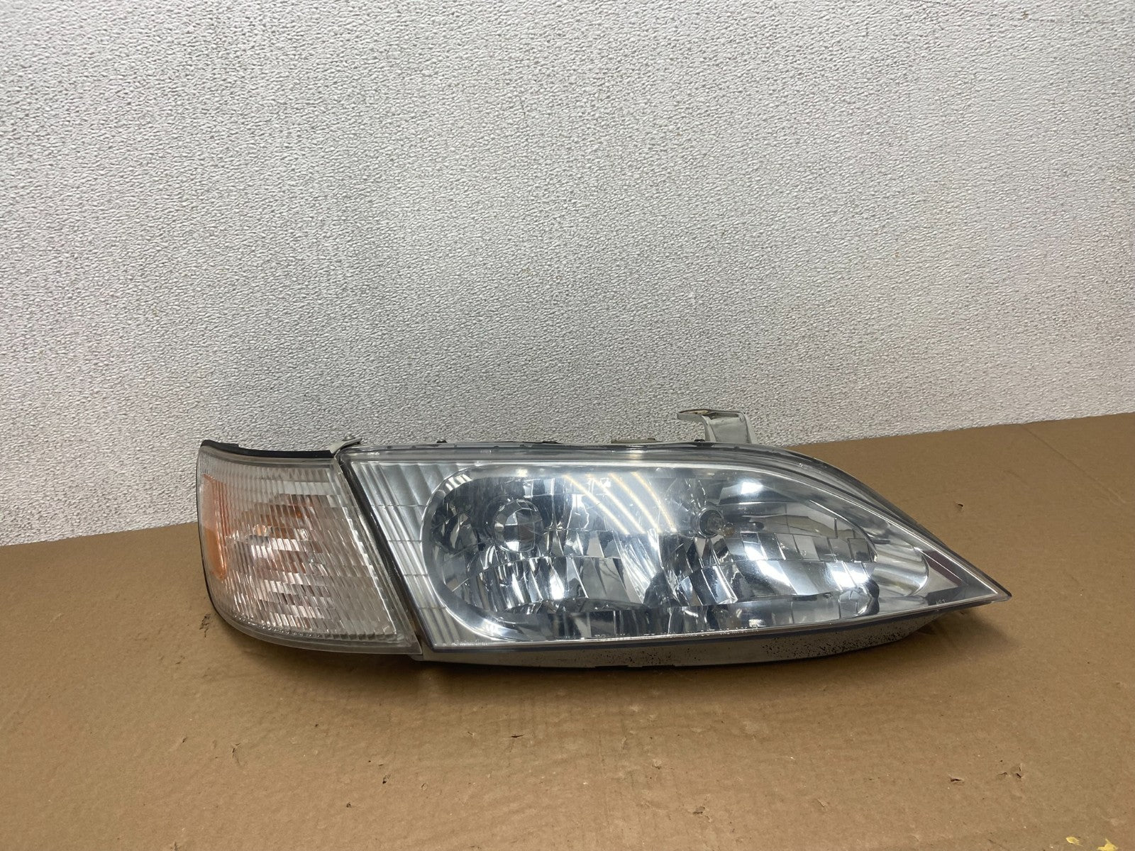 1997-2001 Lexus Es300 Right Passenger RH Headlight Halogen Oem AB6126 DW0