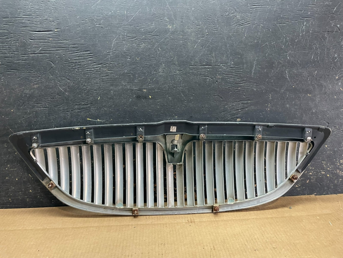 2003 to 2011 Lincoln Town Car Front Upper Grille Grill Chrome W/Emblem AA9142 DG5