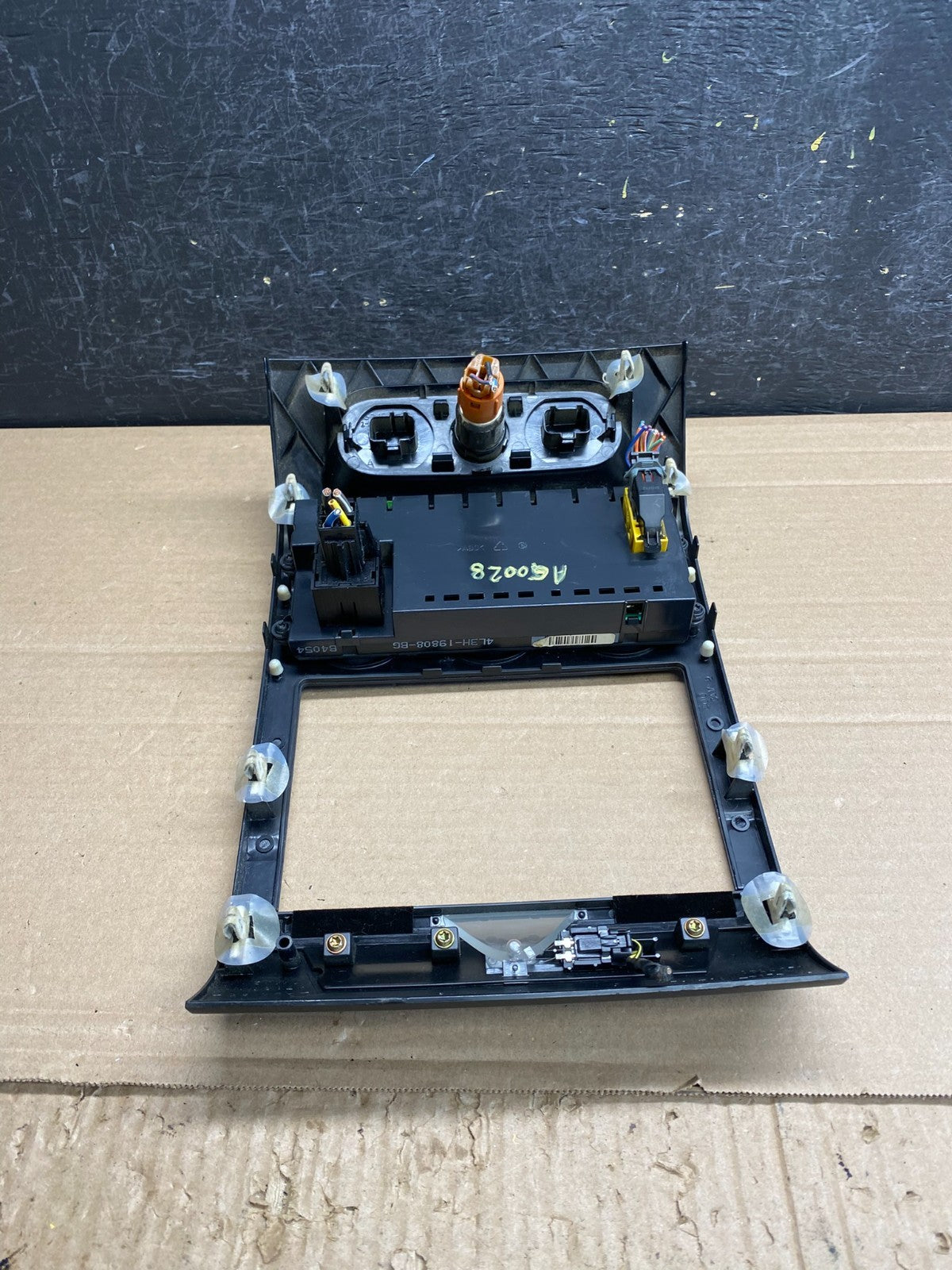 2004 to 2008 Ford F150 Radio Climate Dash Bezel Surround Black AG0028 DG4