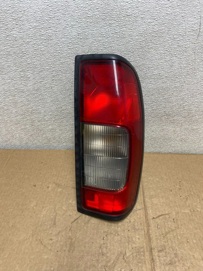1998 1999 2000 Nissan Frontier Right Passenger RH Side Tail light V1269 DW0